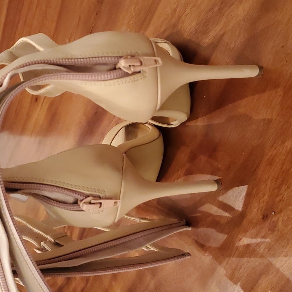 Shoes - Picture 3 of 5
